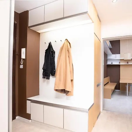Spacious In Old Town By Days